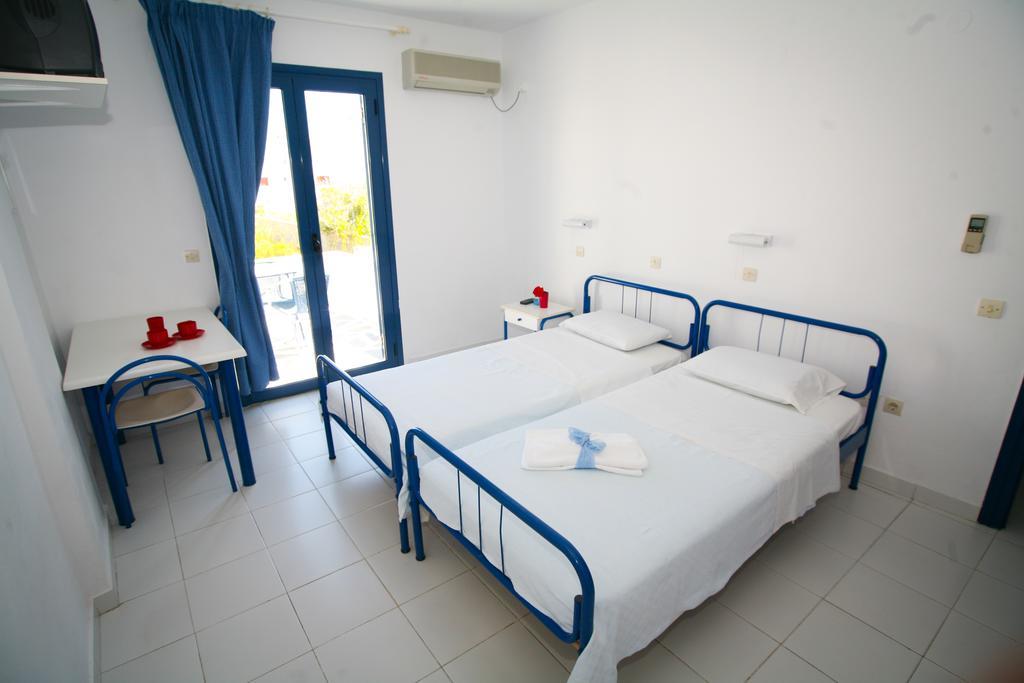 Gorgona Studios Livadi  Habitación foto